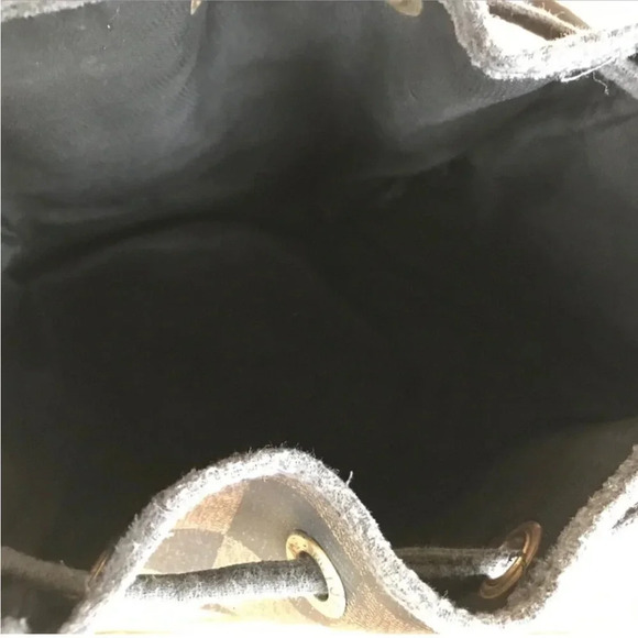 Vintage Fendi Bucket Crossbody Bag - Picture 11 of 15